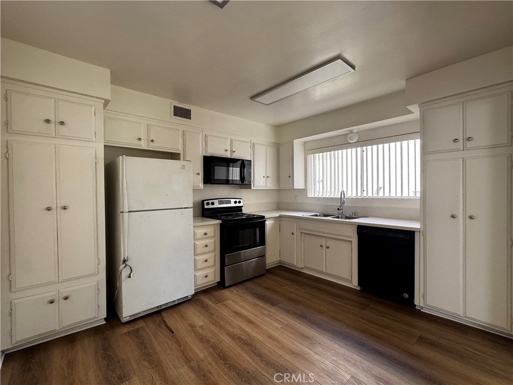 475 E Cypress #104