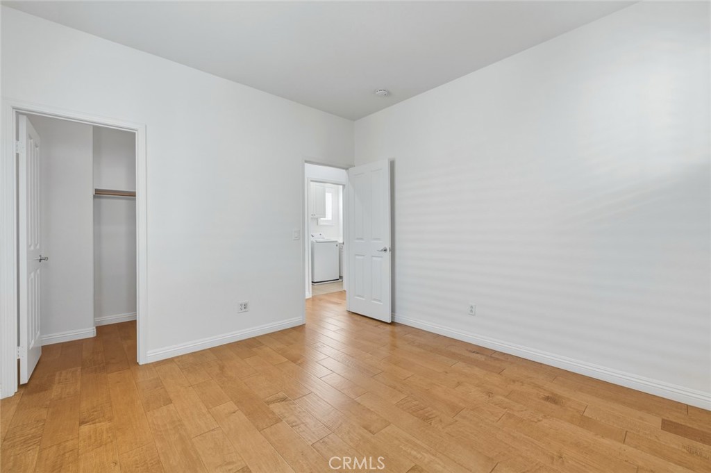 https://media.crmls.org/medias/997891b6-478d-4d09-a6e6-fa31ebf832ab.jpg?preset=X-Large