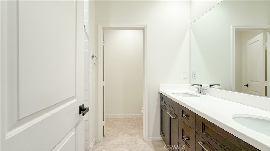 MLS #OC25272097 image #32