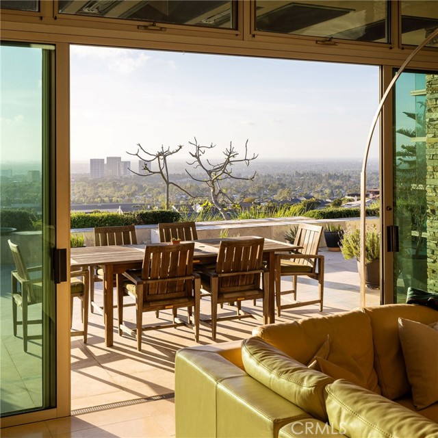 Detail Gallery Image 20 of 42 For 9 Jade, Corona Del Mar,  CA 92625 - 5 Beds | 4/1 Baths