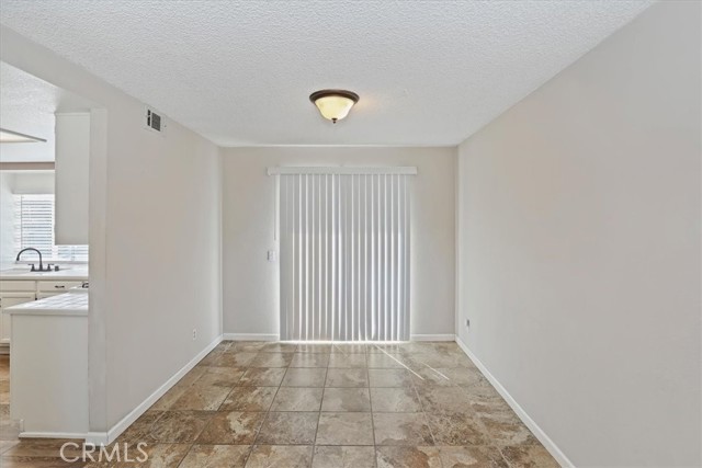 Detail Gallery Image 12 of 41 For 27025 Rock Bluff, Temecula,  CA 92591 - 4 Beds | 2/1 Baths