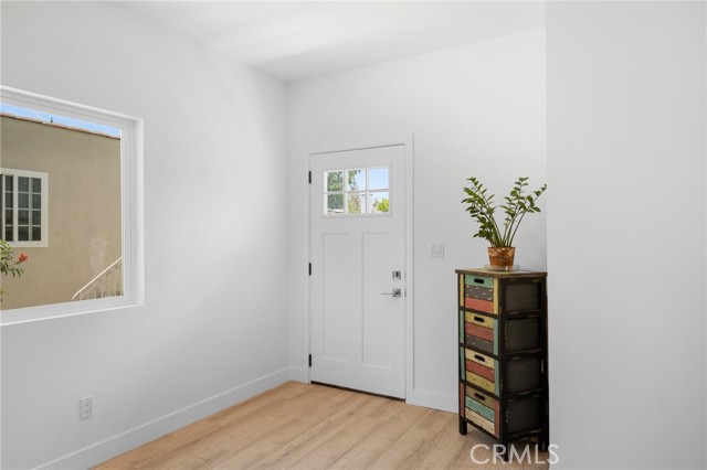 1437 Ardmore Avenue, Glendale CA: https://media.crmls.org/medias/997a7b86-c835-417c-a072-c909e18b72d3.jpg