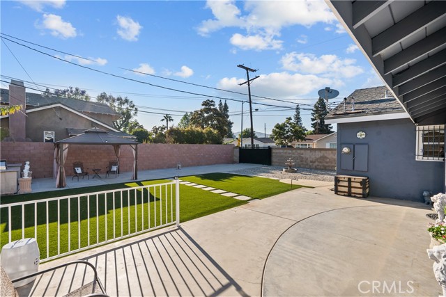 10625 Valjean Avenue, Granada Hills CA: https://media.crmls.org/medias/997af493-4711-486a-bfc8-76f877700d2f.jpg
