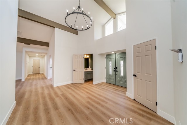 Detail Gallery Image 5 of 46 For 10524 58th St, Jurupa Valley,  CA 91752 - 5 Beds | 3/1 Baths