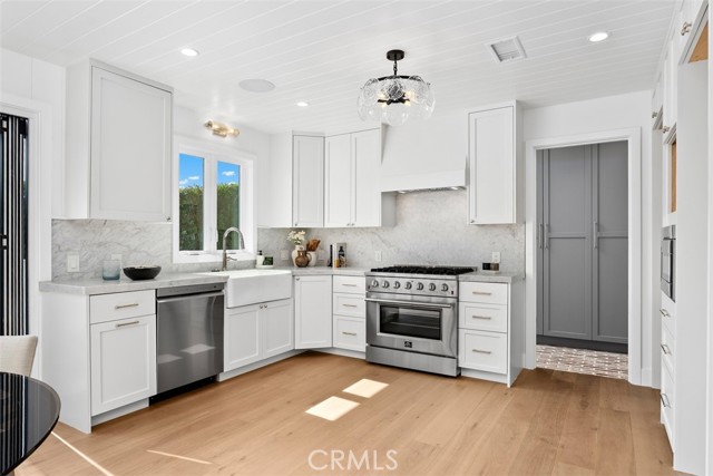 Detail Gallery Image 13 of 48 For 307 Emerald Bay, Laguna Beach,  CA 92651 - 5 Beds | 4/1 Baths