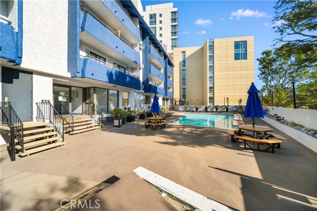 Detail Gallery Image 21 of 32 For 10982 Roebling Avenue #524,  Los Angeles,  CA 90024 - 2 Beds | 1 Baths