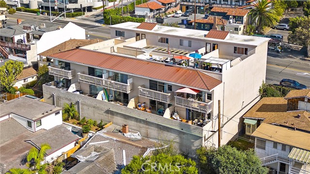 2037 Coast Hwy, Laguna Beach CA: https://media.crmls.org/medias/997c2408-78e9-4a83-99c4-37166d274680.jpg
