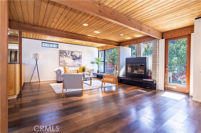 Detail Gallery Image 9 of 44 For 17442 Horace St, Granada Hills,  CA 91344 - 3 Beds | 3 Baths