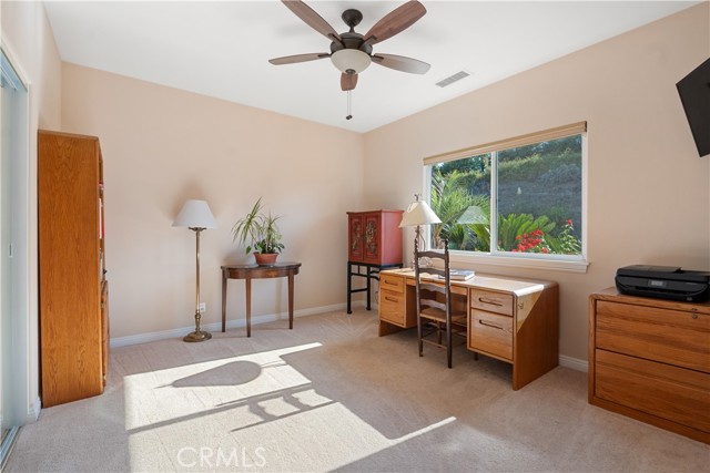 255 Puerta De Lomas, Fallbrook CA: https://media.crmls.org/medias/997cfda0-7677-4e1c-bbbe-2be4ef754cfb.jpg