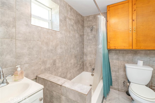 Detail Gallery Image 16 of 23 For 618 Woodrow Ave, Bakersfield,  CA 93308 - 2 Beds | 1/1 Baths