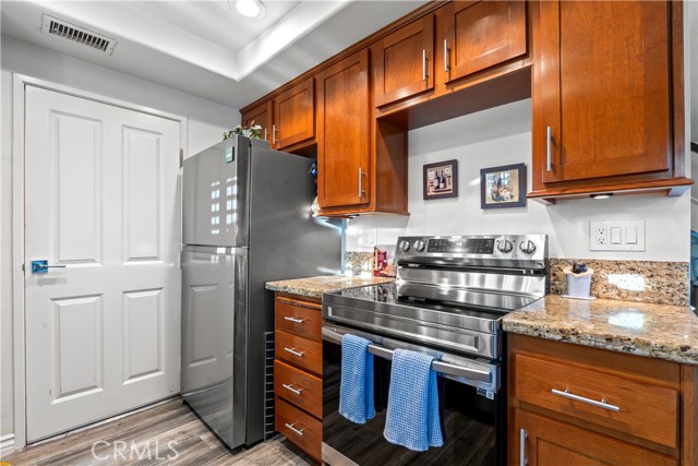 Detail Gallery Image 8 of 26 For 16869 Donwest, Tustin,  CA 92780 - 2 Beds | 1/1 Baths