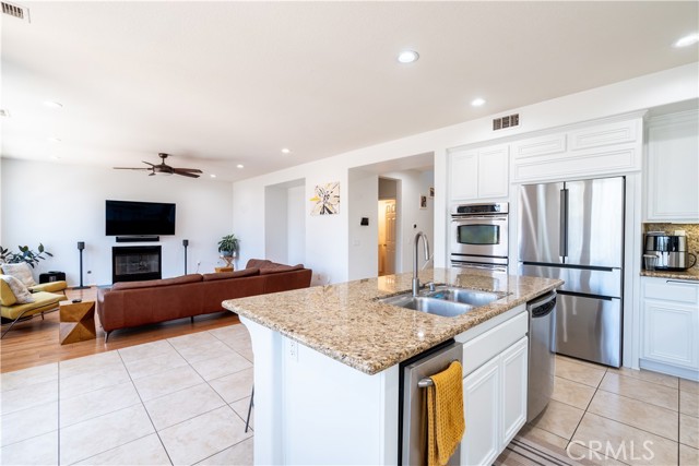 Detail Gallery Image 9 of 35 For 20860 Sardinia Way, Porter Ranch,  CA 91326 - 4 Beds | 3 Baths