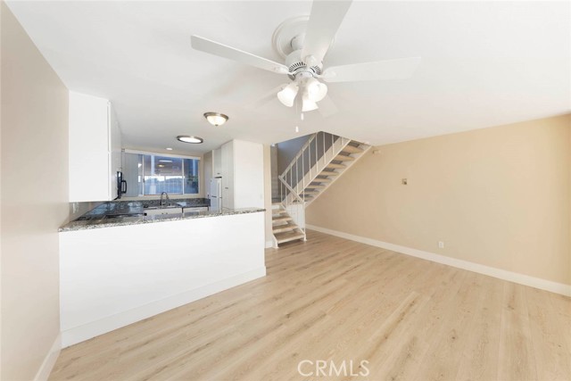 Detail Gallery Image 12 of 24 For 757 Domingo #D,  Newport Beach,  CA 92660 - 2 Beds | 2 Baths