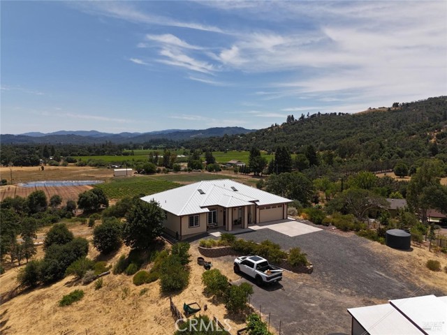 1910 Foothill Drive, Redwood Valley CA: https://media.crmls.org/medias/997f1249-a052-4f2f-98c1-ecc808c7b05d.jpg