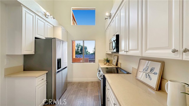 Photo #8: OC23168556 Listing 