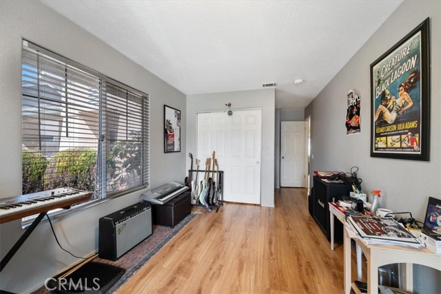 Detail Gallery Image 8 of 45 For 1036 Armstrong St, Lompoc,  CA 93436 - 5 Beds | 2 Baths