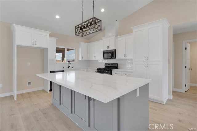 10628 Pauhaska Road, Apple Valley CA: https://media.crmls.org/medias/99810852-fcfa-4cba-bdaf-690fe2f2c260.jpg