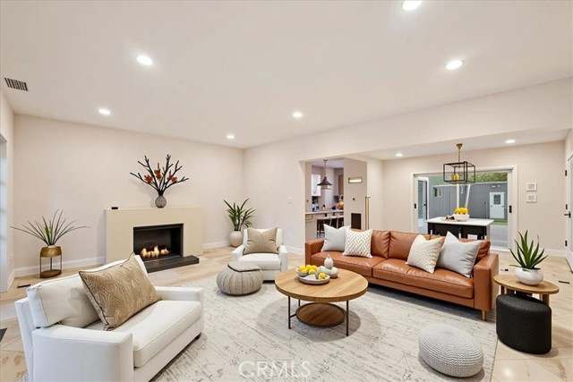 Detail Gallery Image 3 of 47 For 1301 N Orange Grove Ave, West Hollywood,  CA 90046 - 4 Beds | 3 Baths