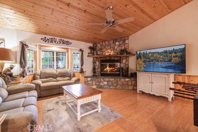285 Santa Clara Boulevard, Big Bear Lake, CA 92315