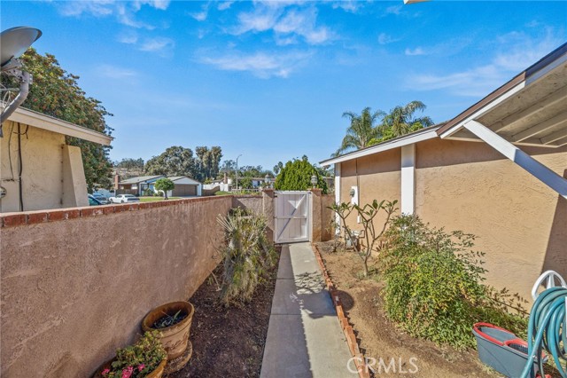 820 Cozy Court, Fallbrook CA: https://media.crmls.org/medias/9982116b-42c2-4760-b40a-44f7735ff380.jpg