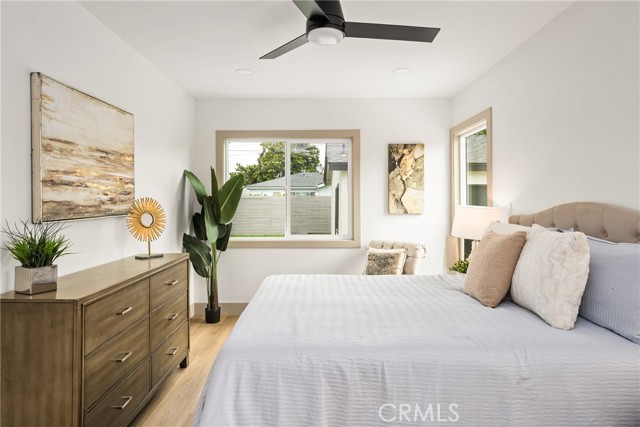 5161 E 27th Street, Long Beach CA: https://media.crmls.org/medias/99827073-5150-4f22-aeec-2abc96ef04c0.jpg