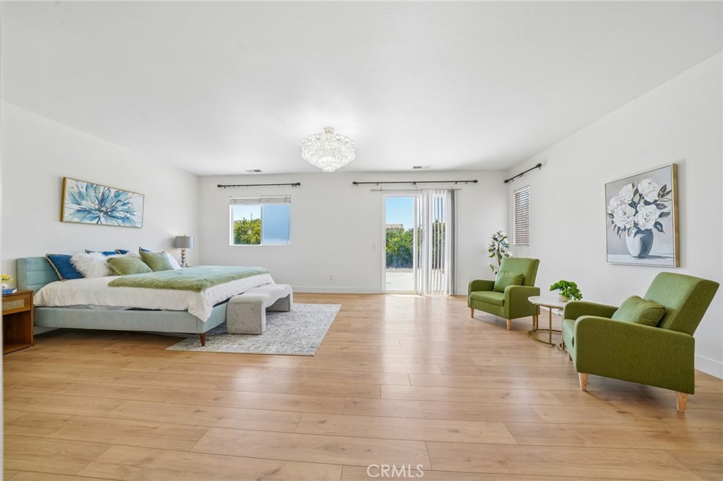 https://media.crmls.org/medias/99838f18-ca09-487c-8bf8-825133797875.jpg?preset=X-Large