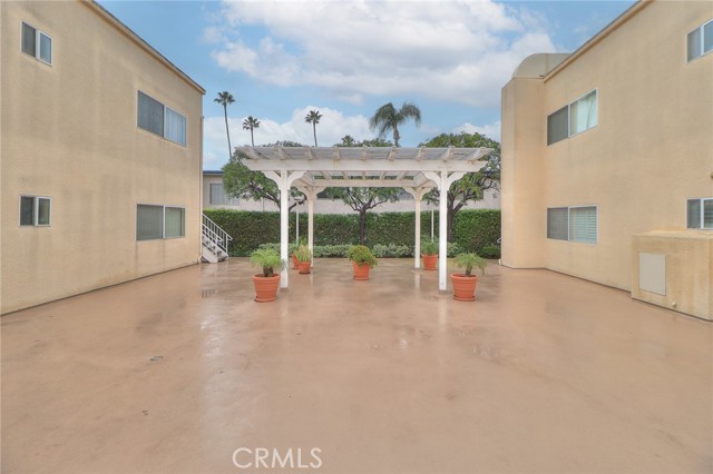 13801 Oxnard Street, 208 photo 5