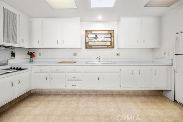 Detail Gallery Image 13 of 34 For 13660 Annandale Dr 21j M1,  Seal Beach,  CA 90740 - 1 Beds | 1 Baths