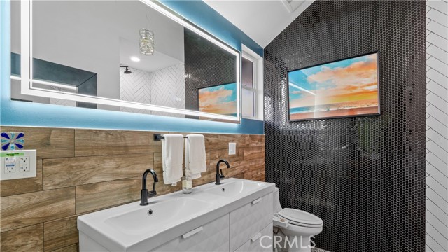 Detail Gallery Image 22 of 38 For 5323 Arlington Ave, Los Angeles,  CA 90043 - 3 Beds | 3 Baths