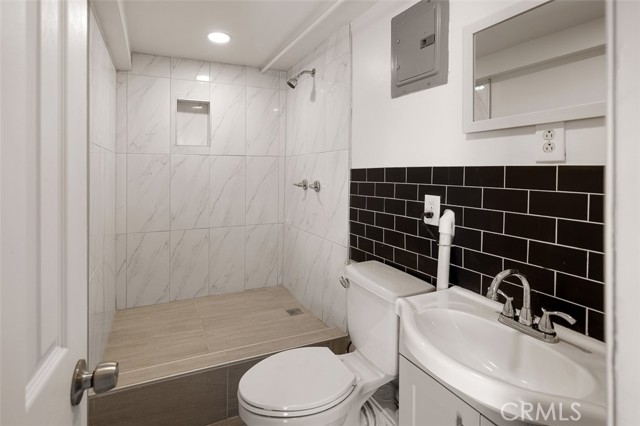 1193 Mount Lowe Drive, Altadena CA: https://media.crmls.org/medias/99844924-9f36-48b6-8c3f-850b214aac08.jpg