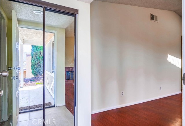 Detail Gallery Image 6 of 26 For 24825 Freedom Ct, Moreno Valley,  CA 92557 - 3 Beds | 2 Baths