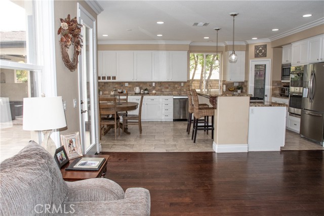 1671 Fairway Drive, Corona CA: https://media.crmls.org/medias/998548e8-2ca1-4e37-acc6-99d9d360d20d.jpg