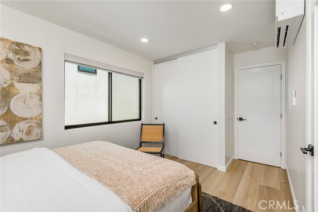 Detail Gallery Image 10 of 34 For 717 Orchid Ave #1/2,  Corona Del Mar,  CA 92625 - 4 Beds | 3 Baths