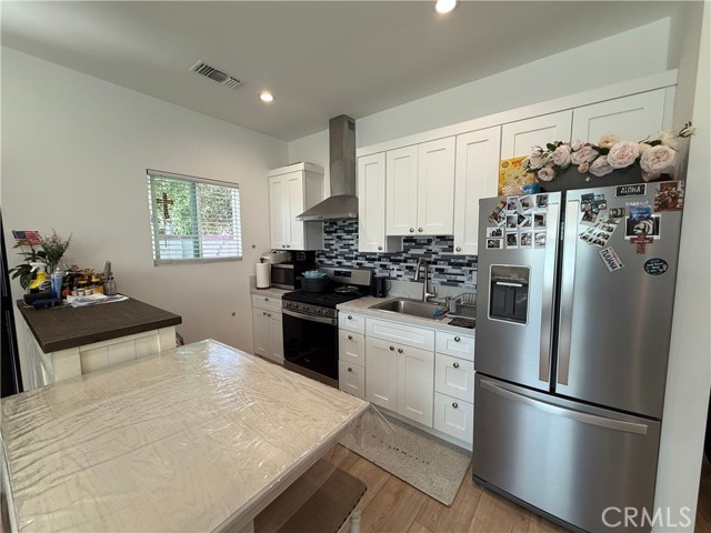 Detail Gallery Image 21 of 28 For 15513 Andrae Ct #B,  North Hills,  CA 91343 - 2 Beds | 2 Baths