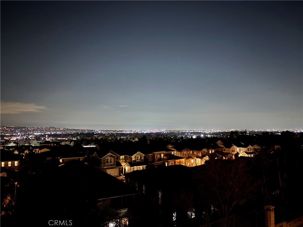 https://media.crmls.org/medias/99861744-9bef-48f5-9a51-e4c2976764ff.jpg?preset=X-Large