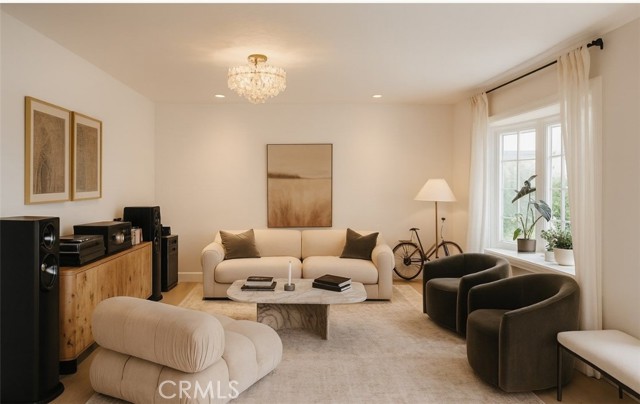 Detail Gallery Image 9 of 21 For 17952 Caledonia, Huntington Beach,  CA 92647 - 4 Beds | 2/1 Baths