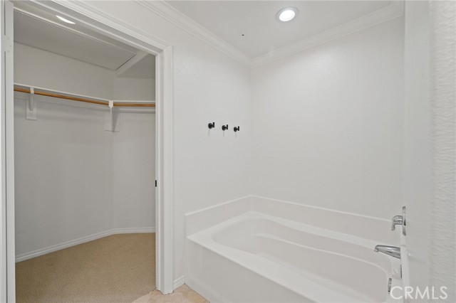 3459 Watermarke Place, Irvine CA: https://media.crmls.org/medias/998683ca-117d-4181-ac95-ca36168c2030.jpg