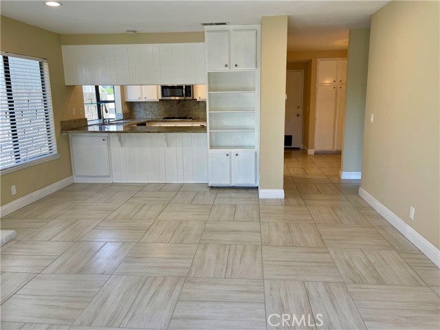 Detail Gallery Image 10 of 23 For 1 Christamon, Irvine,  CA 92620 - 5 Beds | 3 Baths