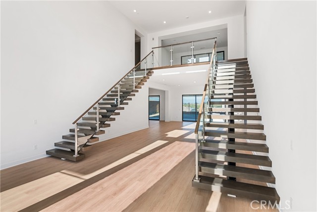 Detail Gallery Image 4 of 49 For 20120 W Marlow Ln, Porter Ranch,  CA 91326 - 5 Beds | 5/1 Baths