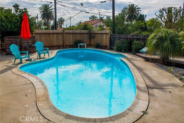 615 Monterey Street, Redlands CA: https://media.crmls.org/medias/9988e3e2-7119-444e-b180-be584ac2df38.jpg