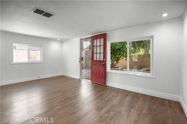 Detail Gallery Image 15 of 42 For 20212 Londelius, Winnetka,  CA 91306 - 3 Beds | 2 Baths