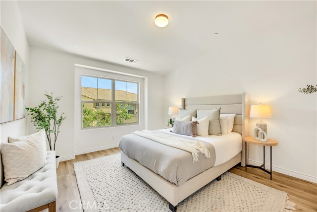 Detail Gallery Image 15 of 29 For 94 Hedge Bloom, Irvine,  CA 92618 - 3 Beds | 2/1 Baths