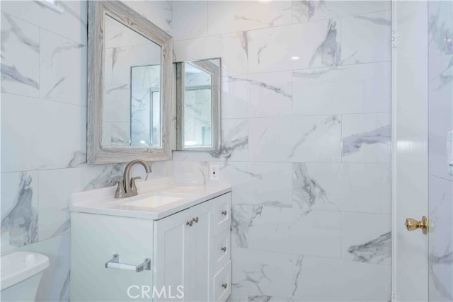 Detail Gallery Image 19 of 31 For 4 Carrol Ave, Irvine,  CA 92614 - 4 Beds | 2/1 Baths