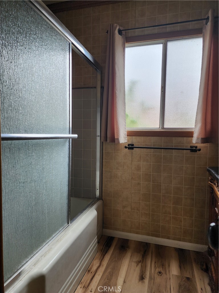 https://media.crmls.org/medias/998a2f22-bb03-4aa1-a6f6-235e7a24b8d3.jpg?preset=X-Large
