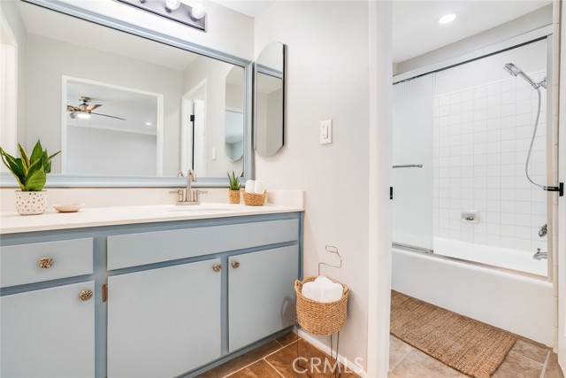 Detail Gallery Image 20 of 27 For 10220 Zelzah Ave #3,  Northridge,  CA 91325 - 2 Beds | 2/1 Baths