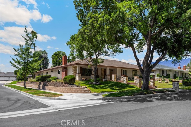 1753 N Albright Avenue, Upland CA: https://media.crmls.org/medias/998bcdbc-2a50-4f66-bfb4-f438b2b0d3bb.jpg