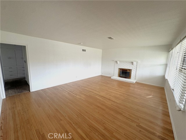 Detail Gallery Image 4 of 24 For 44450 Lowtree Ave, Lancaster,  CA 93534 - 4 Beds | 3 Baths