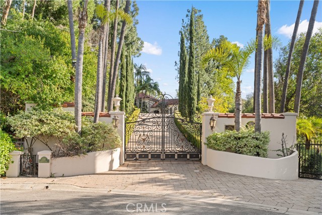 Detail Gallery Image 3 of 74 For 1161 N Coyote, Orange,  CA 92869 - 5 Beds | 5/1 Baths