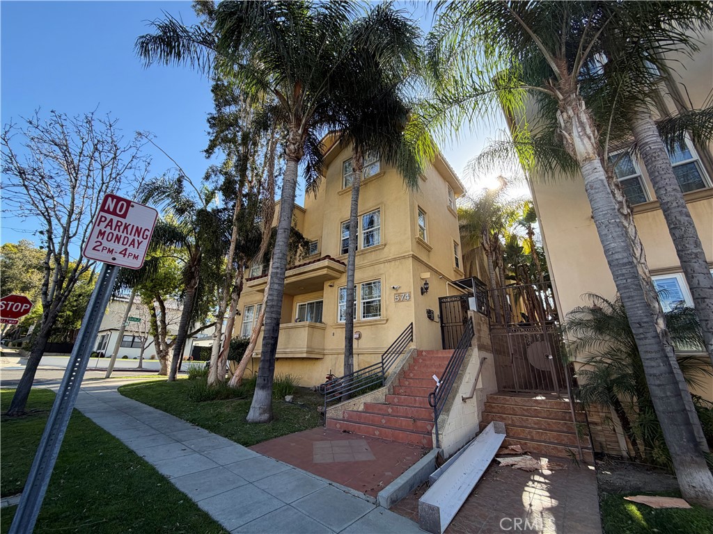 574 E Palm #105