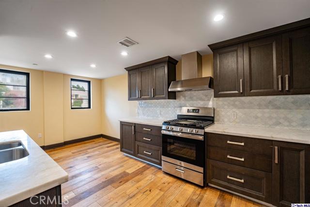 Detail Gallery Image 23 of 36 For 10523 Ashton Ave #202,  Los Angeles,  CA 90024 - 2 Beds | 2/1 Baths